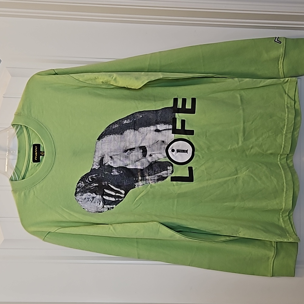 *NWT* italic Life Long Sleeve Graphic Tee